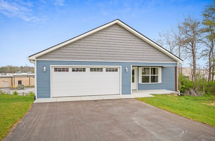 Building Photo - 168 Sky View Meadow Dr