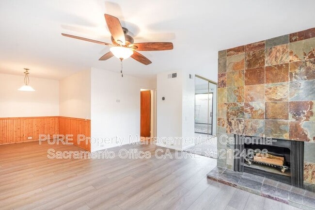 Building Photo - 2229 Woodside Ln