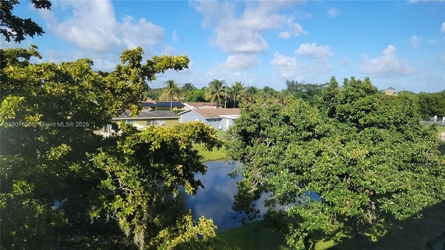 Building Photo - 4731 NW 10th Ct