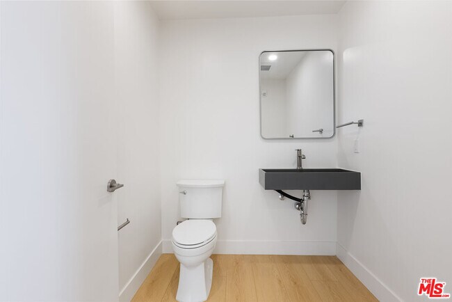 Building Photo - 8561 Belmont St