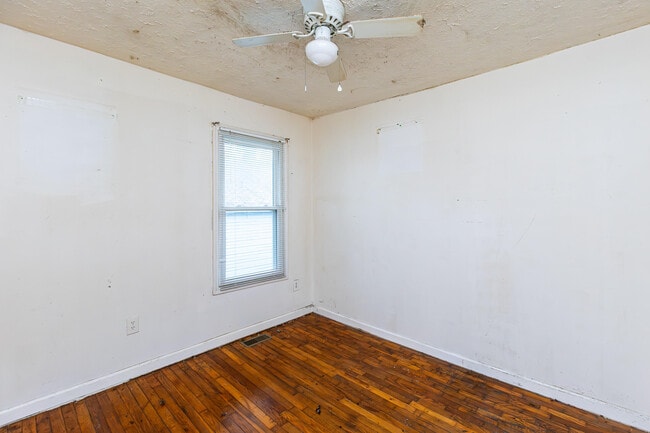 Building Photo - 212 Montgomery Ave