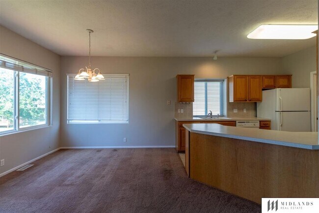 Building Photo - 1007 Woodview Dr