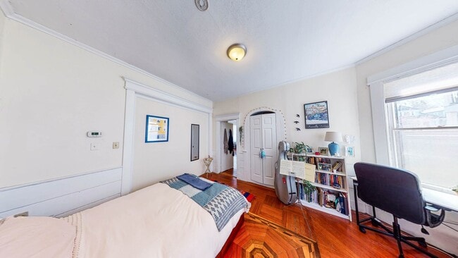 Building Photo - Spacious Apartments in Prime East Rock by East Rock Park!