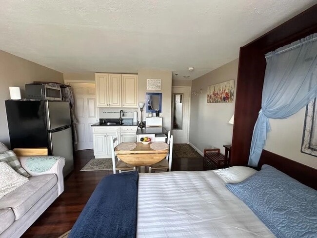 Building Photo - 500 Winnacunnet Rd