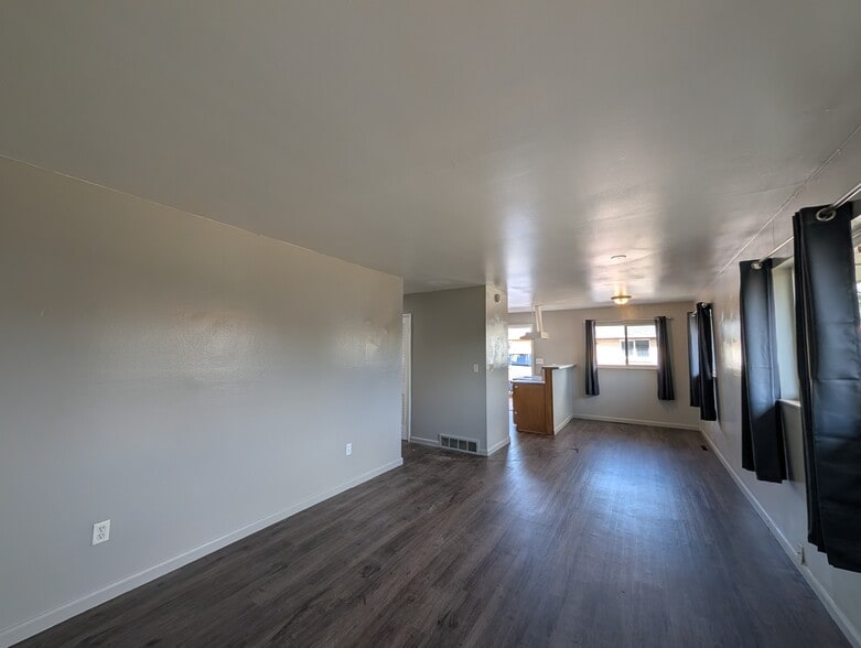 Building Photo - 12800 E 13th Pl