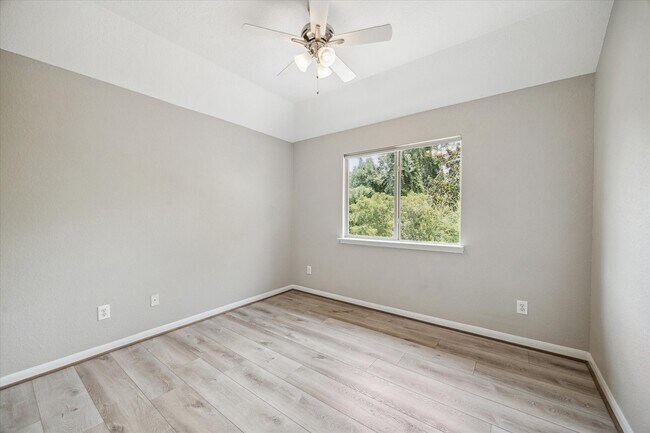 Building Photo - 166 W Heritage Mill Cir