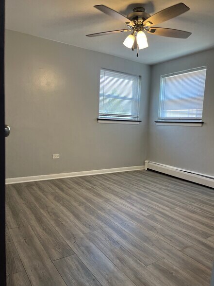 Building Photo - 3601 W 79th St