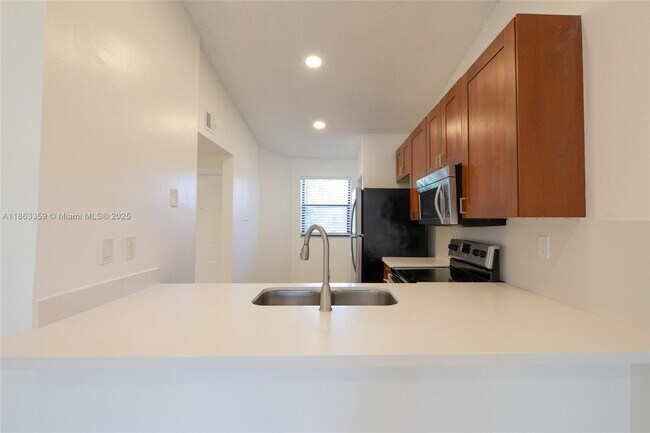 Building Photo - 9963 Nob Hill Pl