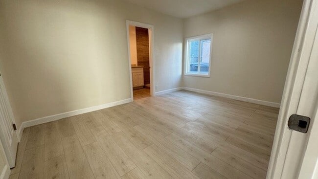 Building Photo - Nicely Updated Home with Enclosed Front Yard