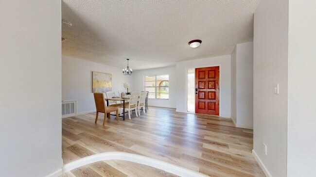 Building Photo - 10 Coral Reef Ct S