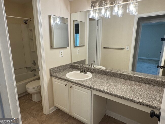 Building Photo - 5005 Wingate Way