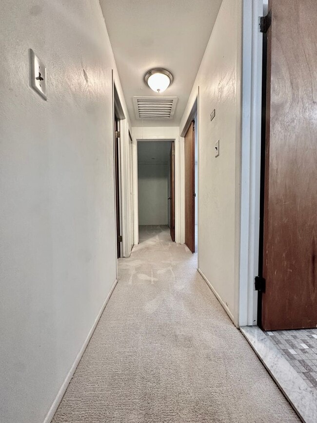 Building Photo - 21669 Tulipwood St