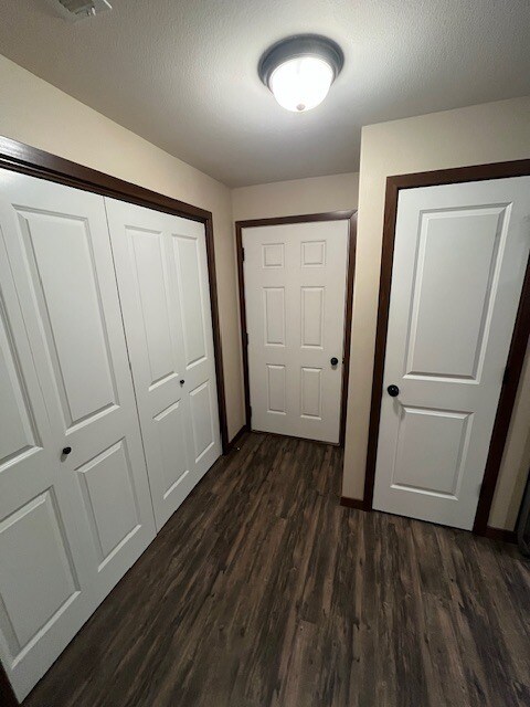 Building Photo - 62 Jaro Wy