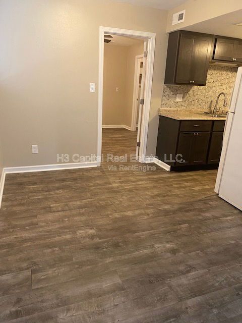 Building Photo - 31 Rosehaven Dr