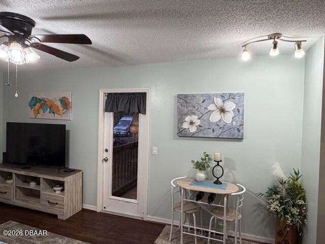 Building Photo - 1401 S Palmetto Ave