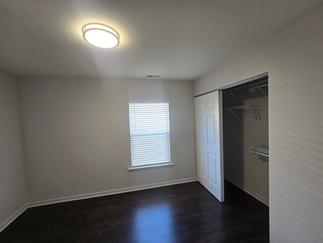 Building Photo - Beautiful 3 Bed 3 Bath Home in Amberly – Prime Triangle Location!