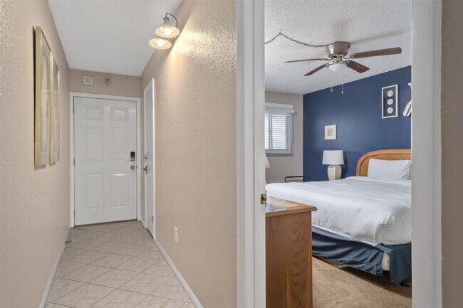 Building Photo - 8743 Thomas Dr