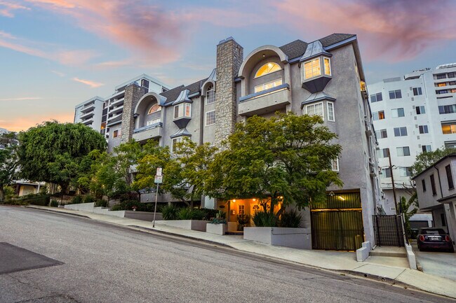 Building Photo - 10627 Ashton Ave