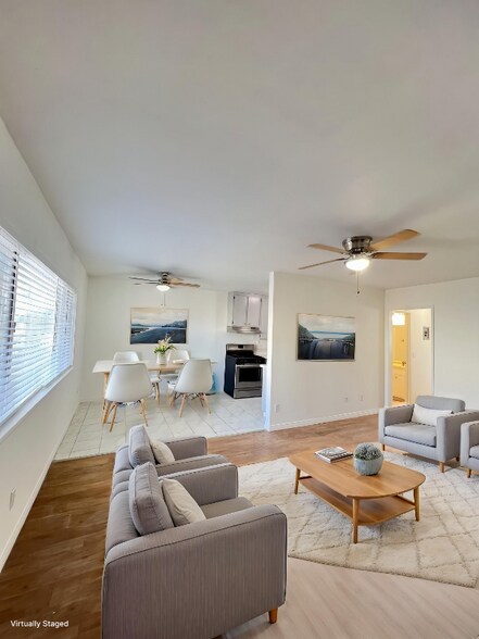 Building Photo - 14650 Saticoy St