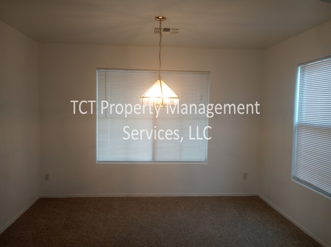 Building Photo - Large 3 Bed/2.5 Bath plus office AND Loft in Avondale!