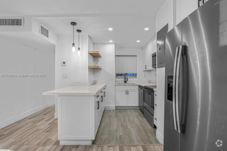 Building Photo - 110 Fontainebleau Blvd