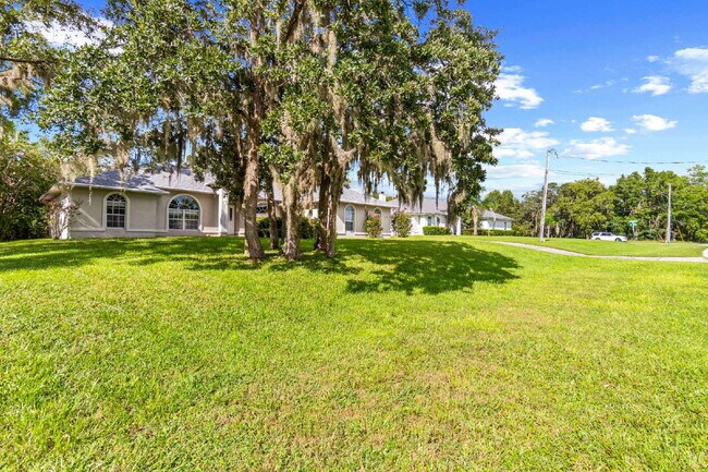 Building Photo - Beautiful 3-Bedroom Home with Private Setting & Open Floor Plan