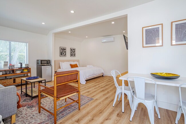 Building Photo - 5534 Alcove Ave