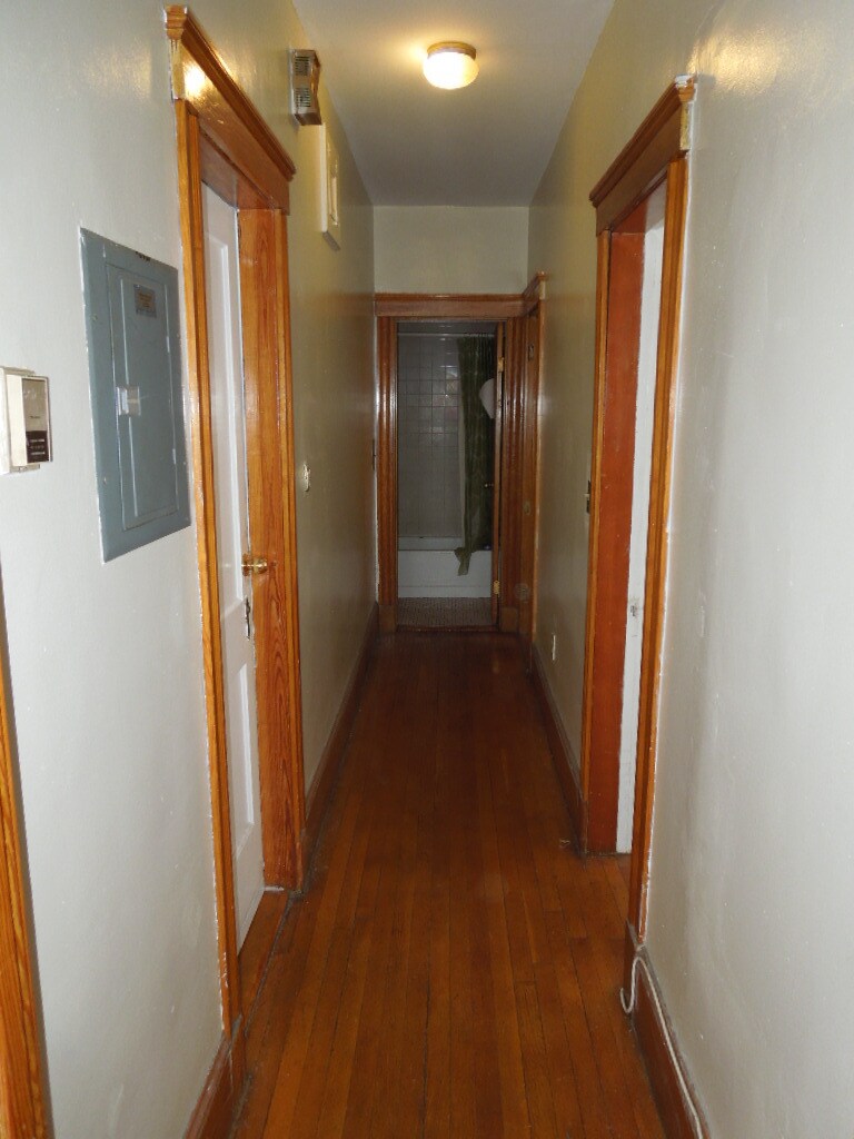 Building Photo - 132 Glenville Ave