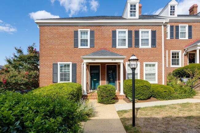 Primary Photo - Charming End-Unit Townhouse in Fairlington