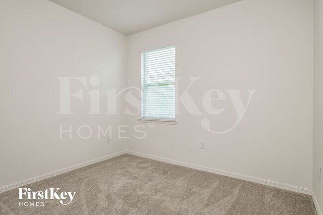 Building Photo - 1642 Isleta Lp