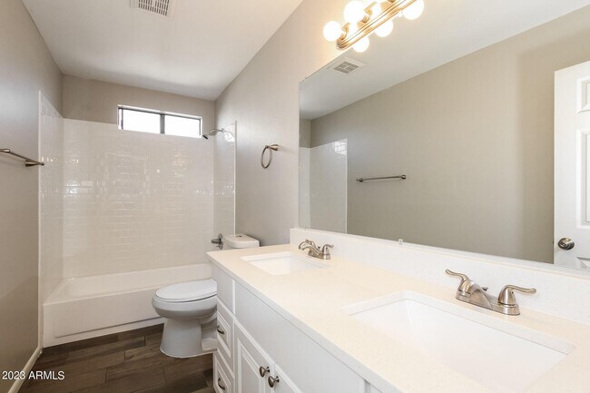 Building Photo - 5322 W Riviera Dr