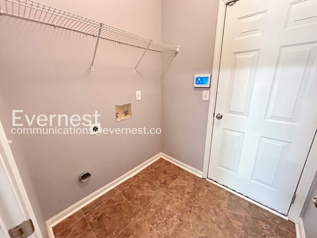 Building Photo - 729 Mountain Laurel Dr