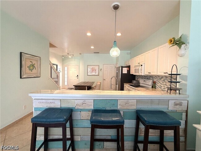 Building Photo - 8311 Village Edge Cir