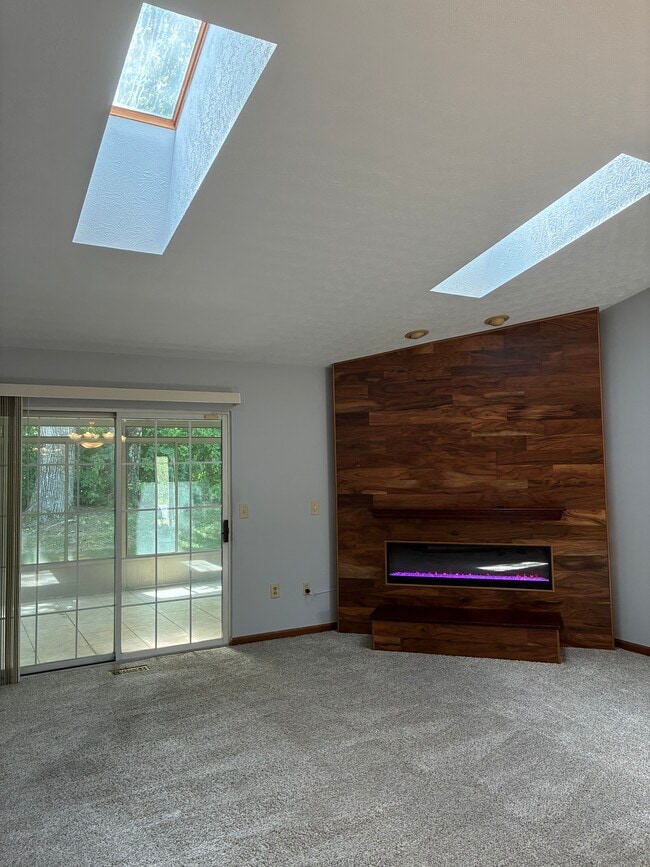 Building Photo - 995 Wren Ct