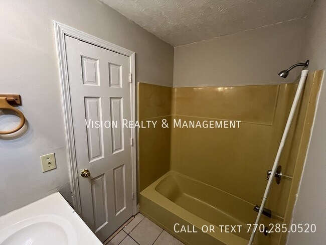 Building Photo - 55 S Greenwood Dr