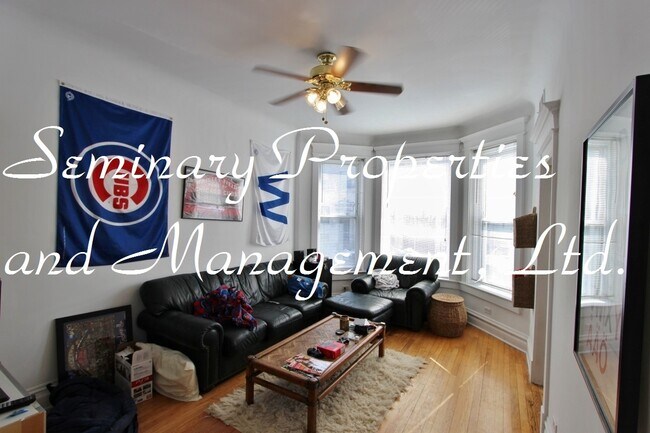 Interior Photo - 920-22 W Addison