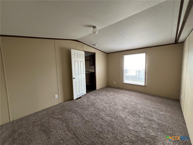 Building Photo - 1911 Wald Rd