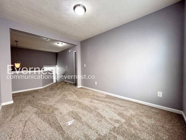 Building Photo - 729 Mountain Laurel Dr