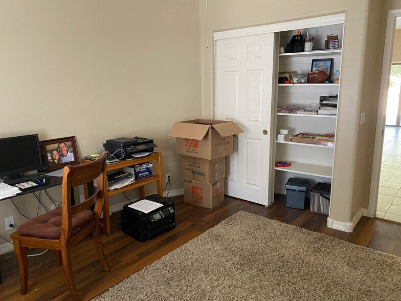 Building Photo - 7634 E San Fernando Dr