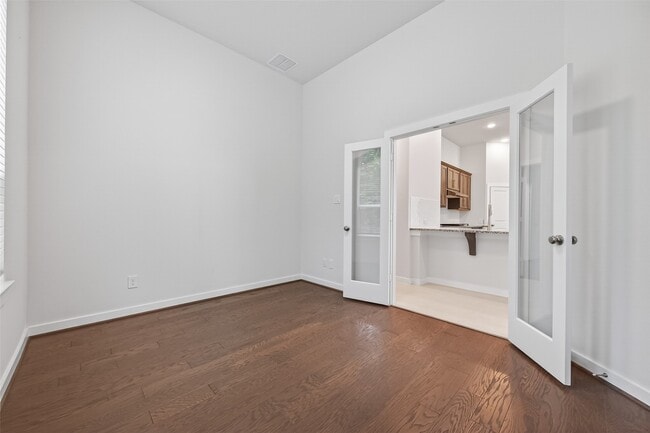Building Photo - 212 Milas Cv