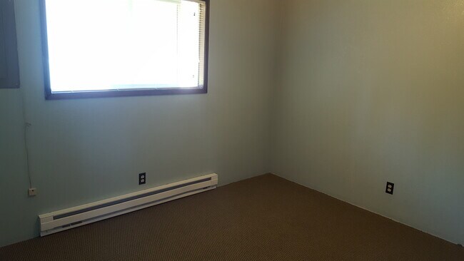 Building Photo - 255 NW Ann St