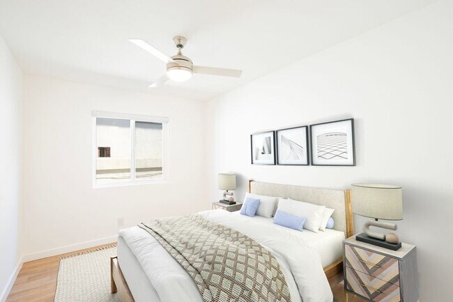 Building Photo - 5847 Willoughby Ave