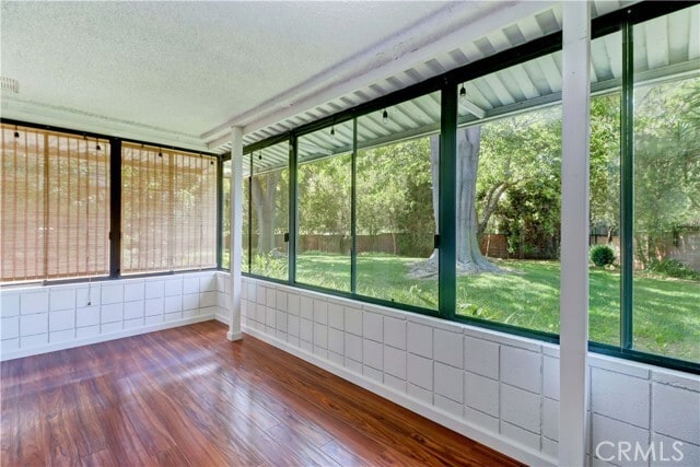 Building Photo - 753 Avenida Majorca