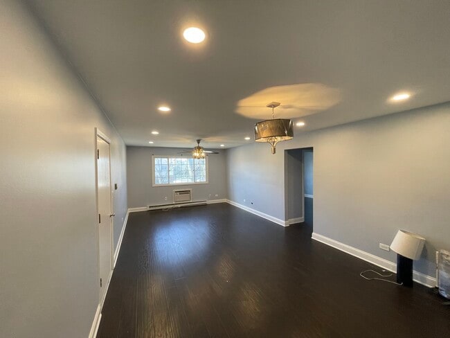 Building Photo - 397 Poplar Ave