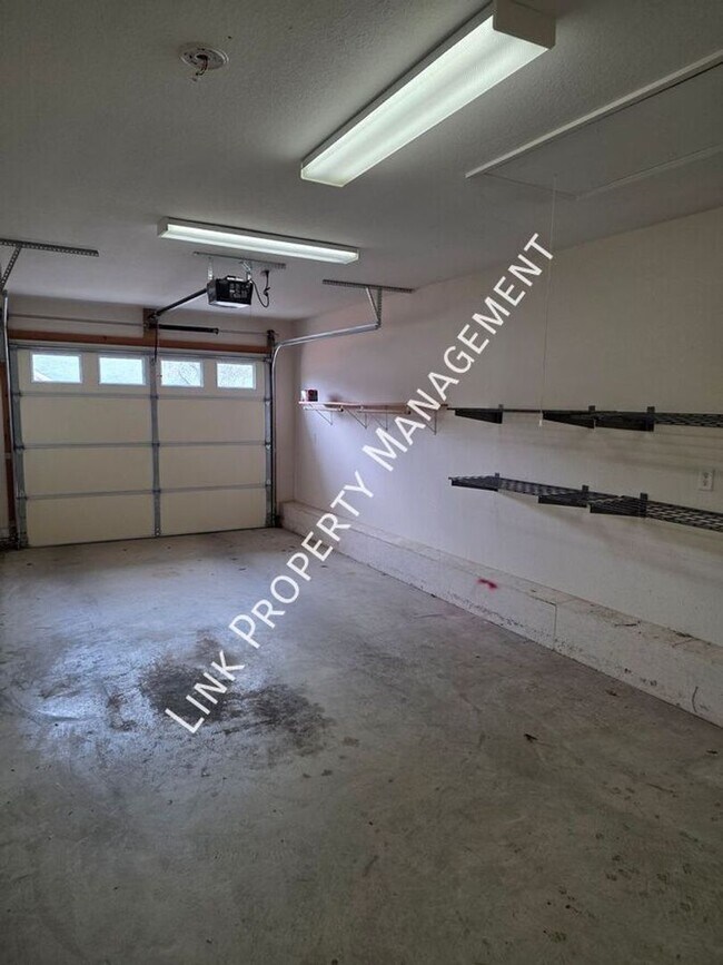 Building Photo - Beautiful 2 bedroom 2 full bath Condo near Missionary Ridge with garage, washer and dryer and gas...