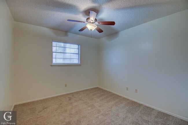 Primary Photo - 4 bedroom 2 bathroom