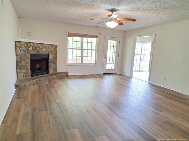 Building Photo - 206 Sandspur Ct