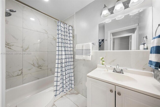 Building Photo - 31 NW 108th Ct