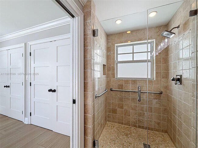 Building Photo - 2533 NE 21st Terrace