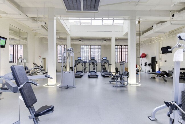 Building Photo - Luxurious Fully Furnished 2BR in the Heart of Mount Vernon Triangle!